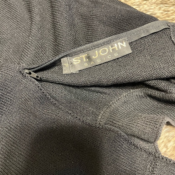 ST. JOHN Basics⚫️ - Picture 4 of 4